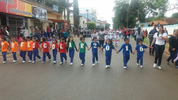 Desfile de estudiantes de educación inicial será hoy - Oasis FM 94.3