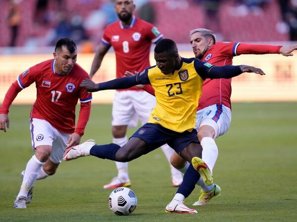 Versus / Ecuador y Chile ajustan cuentas en la clasificatoria sudamericana