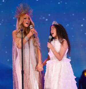 Mariah Carey, emocionada al cantar villancicos con su hija Monroe - Gente - ABC Color