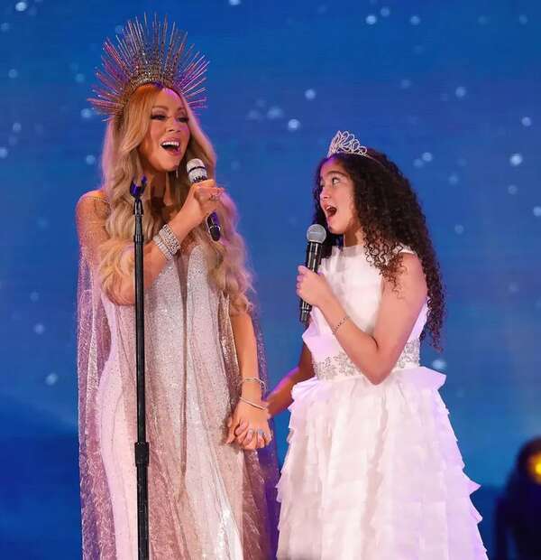 Mariah Carey, emocionada al cantar villancicos con su hija Monroe - Gente - ABC Color