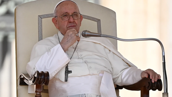 El papa Francisco recibirá a Santiago Peña el próximo lunes - Noticiero Paraguay