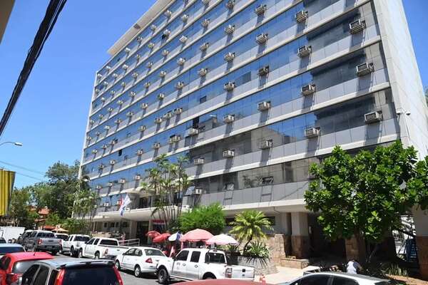 Proyecto de superintendencia de jubilaciones es “nueva arremetida para saquear los fondos” de IPS - Nacionales - ABC Color