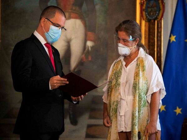 Venezuela expulsa a embajadora de la UE y abre otro frente de crisis