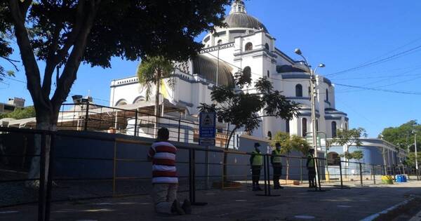 La Nación / Caacupé: piden revocar prohibición de vender en los alrededores del santuario