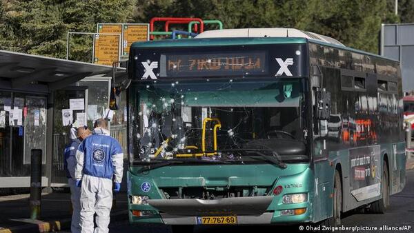1 muerto y 14 heridos en Jerusalén luego de una explosión de bombas en parada de buses