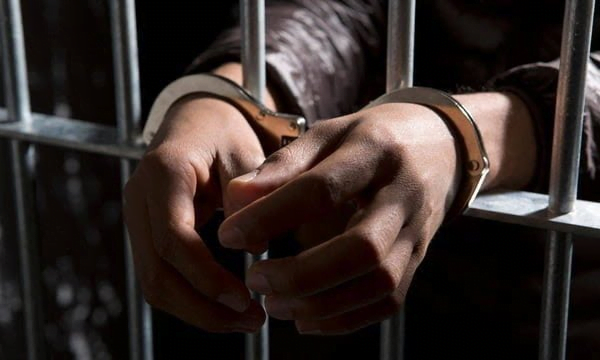 Imputan al hombre que abusó de sus hijas de 8 y 11 años en Yaguarón - Noticiero Paraguay