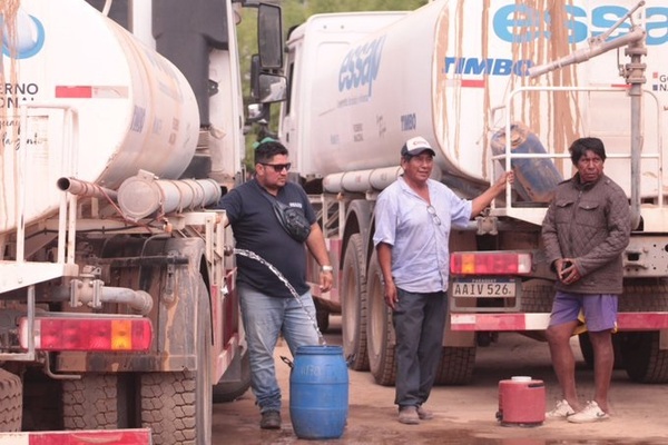 Envían convoy de 300.000 litros de agua potable al Chaco