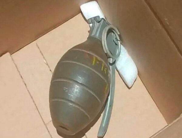 Evacuan colegio por hallazgo de réplica de granada en mochila de alumno · Radio Monumental 1080 AM