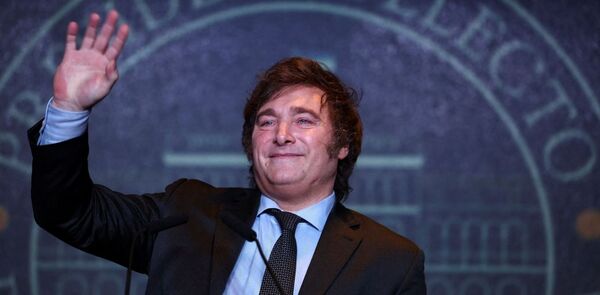 Javier Milei logra una contundente victoria y es el presidente electo de Argentina - Revista PLUS