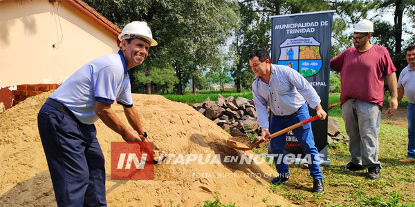 MUNICIPALIDAD DE TRINIDAD REALIZÓ PALADA INICIAL DE UN SANITARIO SEXADO EN LA ESCUELA N° 739 - Itapúa Noticias