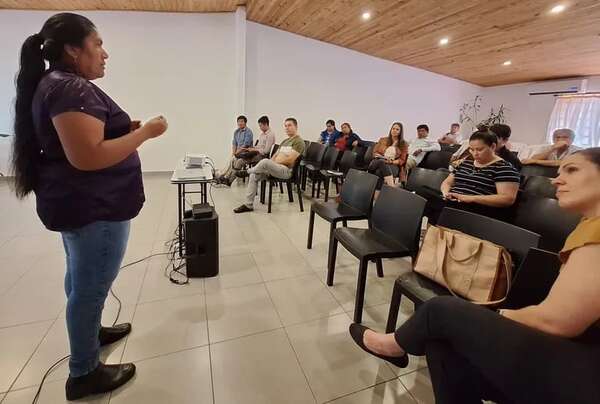 Solo 50% de indígenas logra seguir estudiando al terminar la educación básica - Nacionales - ABC Color