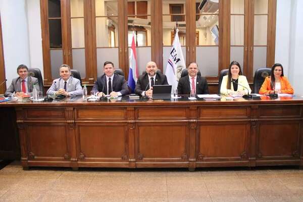 JEM confirmó enjuiciamientos a fiscala y camarista, y jueza desistió de pericia - Nacionales - ABC Color
