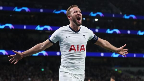 Kane armó su “delantero perfecto”, excluyó a Lionel Messi