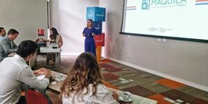 Empresarios chilenos visitan CDE para conocer régimen de maquila