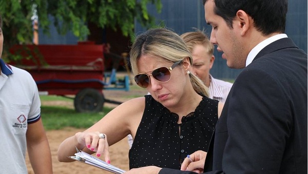 Fiscalía imputó a cinco personas por presunta producción de documentos no auténticos