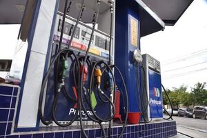 Baja en el precio del combustible se mantendrá hasta diciembre, según titular - Unicanal