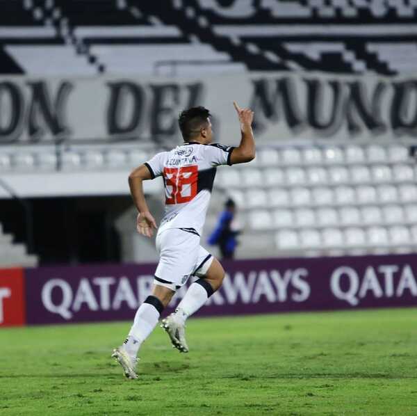 Olimpia avanzó a los octavos de final