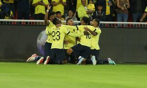 Versus / Ecuador triunfa ante Chile en Quito y se afianza en puestos de clasificación