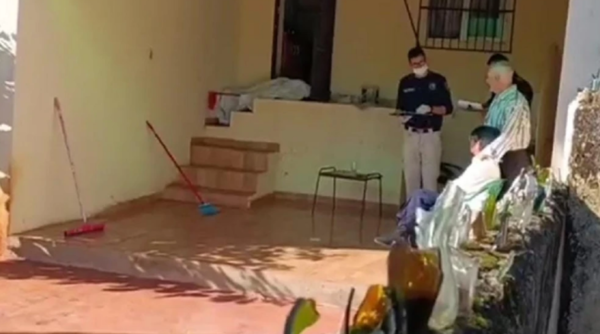 Mujer fue encontrada sin vida frente a su casa en CDE