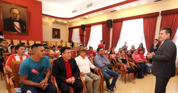La Nación / Unos 100 liberales de Central se afiliaron al Partido Colorado