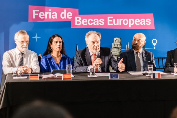 Feria de becas europeas ofrece oportunidades de estudio en siete países » San Lorenzo PY
