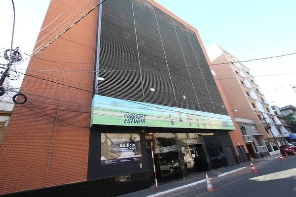 No se puede prohibir rendir exámenes por impago de cuotas; MEC advierte sanciones - ADN Digital