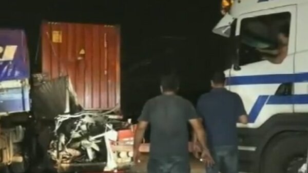 Violento choque desprende cabina de camión sobre ruta Villeta-Alberdi