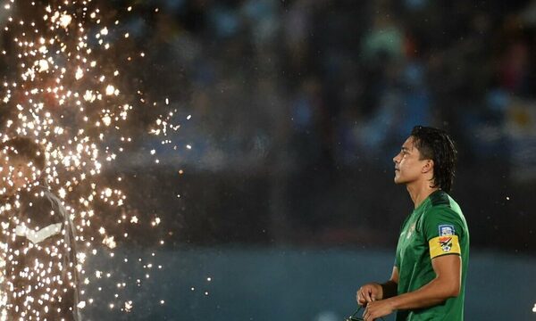 (VIDEO) El Centenario se rinde ante Marcelo Moreno Martins en su despedida