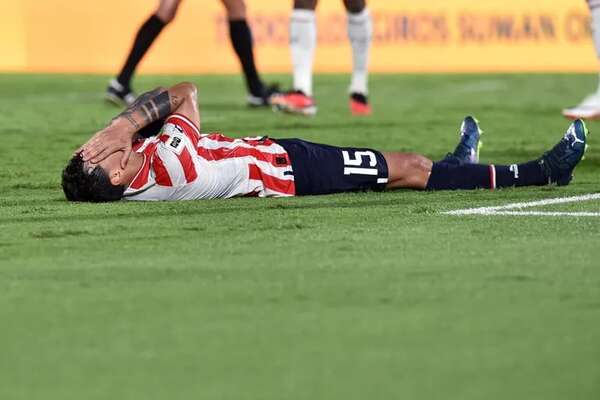Gustavo Gómez: “No hay otra que trabajar para salir de esta” - Selección Paraguaya - ABC Color