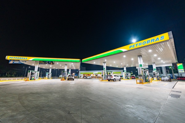 ¡Llená el tanque! Petrobras reduce hasta G. 900 el precio del combustible - Unicanal