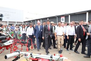 Escuelas agrícolas reciben maquinarias e implementos para apuntalar su fortalecimiento - .::Agencia IP::.