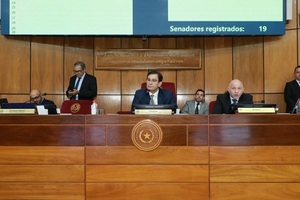 Colorados disidentes y opositores impiden juramento de Pucheta
