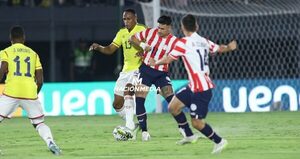 Versus / Paraguay destroza a los "9": Bareiro, apenas 9 toques, solo 6 pases y sin remates