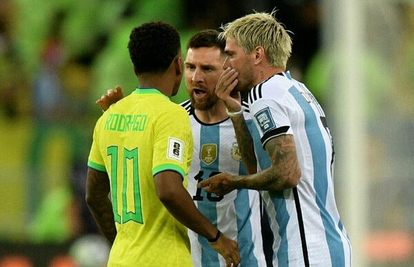 Versus / El cara a cara entre Messi y Rodrygo en un "picante" Brasil - Argentina