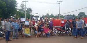 Cierran ruta en protesta por la falta de agua en San José de los Arroyos