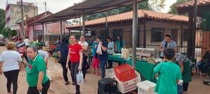 Destacan masiva concurrencia durante exitosa feria de tomates en la capital departamental | RADIO NACIONAL