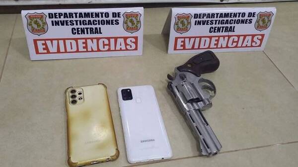 ¿Cómo pio? Robaron el revolver a un policía y ofrecían en Facebook
