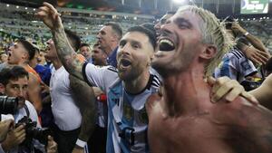 Rodrigo de Paul espera que Messi y Tapia hablen con Scaloni sobre sus posible renuncia