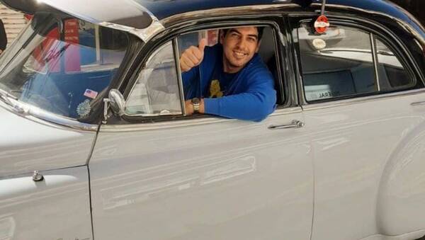 "Chiche" Corte expone sus autos clásicos para el público