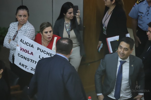 Diario HOY | Bochorno en medio de juramento de Pucheta: no descartan sanciones