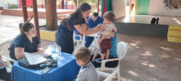 Tarde de acción social de la UCP en la Escuela Básica N° 1310