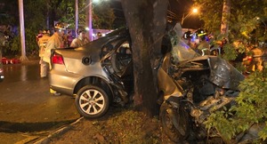 Dos personas mueren tras chocar contra un árbol sobre Félix Bogado - Unicanal