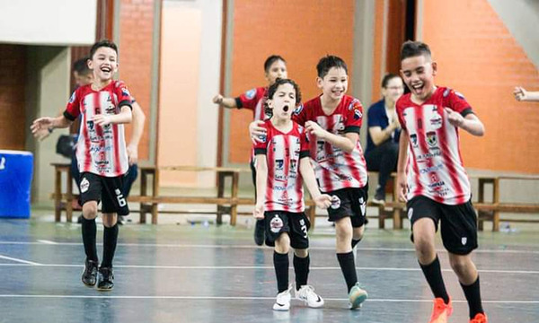 Con puntaje perfecto, la albirrojita se instaló en la semifinal del Nacional de Fútbol de Salón