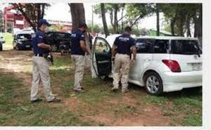 Diario HOY | Video: 4 hombres armados rescatan a un detenido que iba con policías, abren pesquisa