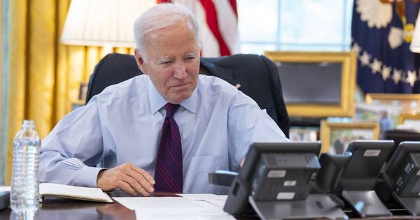 La Nación / Biden confirmó a Milei que no asistirá a su asunción
