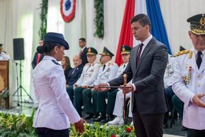 Mandatario encabezó ceremonia de egreso en la Academil - .::Agencia IP::.