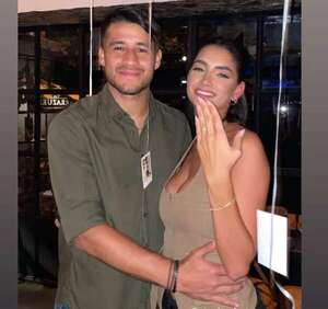 Iván “Tito” Torres pidió matrimonio a su novia - Gente - ABC Color