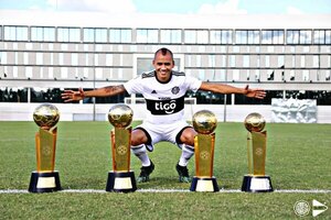 Versus / Otálvaro se va "agradecido" de Olimpia y deja en claro que quiere seguir en Paraguay