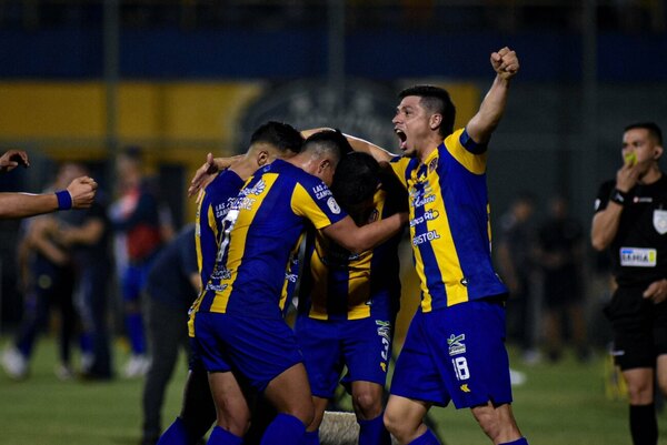 Versus / Luqueño pierde a uno de sus jugadores más desequilibrantes por una grave lesión