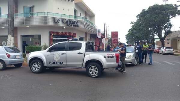 Motochorros asaltan a funcionarios de una distribuidora y se llevan alta suma de dinero - Oasis FM 94.3